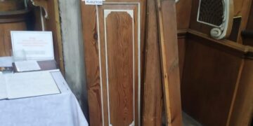 Poprosił o modlitwę i wybaczenie, po czym skradł datki wiernych