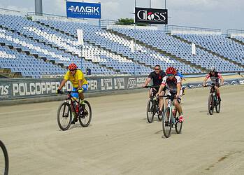 Kręcenie kilometrów na Stadionie im. Alfreda Smoczyka! (zdjęcia)