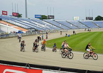 Kręcenie kilometrów na Stadionie im. Alfreda Smoczyka! (zdjęcia)