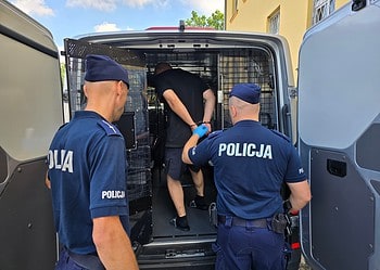 Włamywacze do domów wpadli na autostradzie z łupami