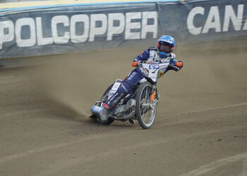 Lebiediew wrócił na tor i awansował do finału. Ogromne szczęście Łotyszy