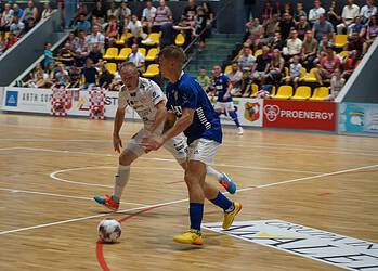 Inauguracyjne spotkanie nie po myśli Leszczynian (zdjęcia)