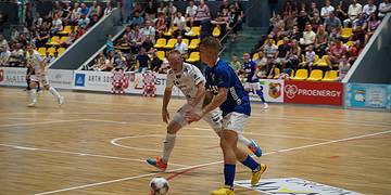 Inauguracyjne spotkanie nie po myśli Leszczynian (zdjęcia)