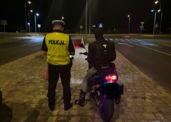 Młody motocyklista pędził Al. Konstytucji 3 Maja. Stracił prawo jazdy