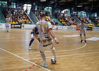 Leszczynianie wygrywają po zaciętej walce