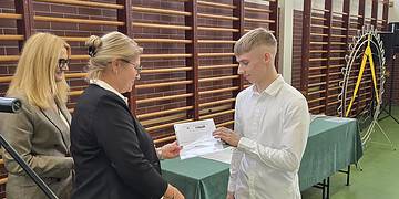 Dzień Edukacji Narodowej. Podziękowania i pasowanie pierwszoklasistów (zdjęcia)