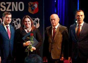 Nauczyciele i pracownicy oświaty uhonorowani (zdjęcia)