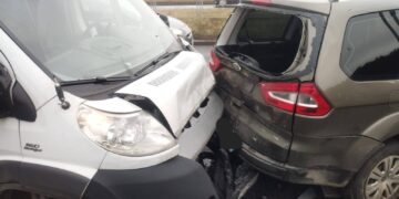 Wjechał w tył samochodu. Kolizja na Al. Konstytucji 3 Maja