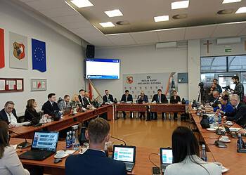 Radni Leszna zdecydowali! SP1 oraz trzy przedszkola do likwidacji