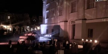 Zakłócone spotkanie na Rynku. „Leszno dla Ukrainy” potępia mowę nienawiści