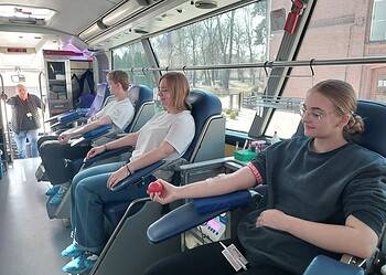 Oddawali krew przy III LO (zdjęcia)