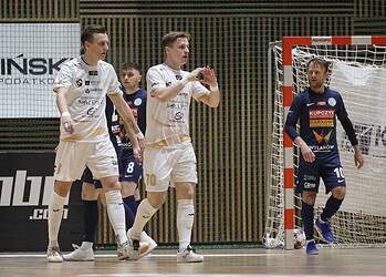 Leszczynianie wygrywają w stolicy