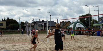 Udany debiut turnieju amatorskiej siatkówki plażowej Barbarella Cup (Zdjęcia)
