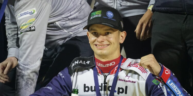  19 Listopada 2025  ml 5644