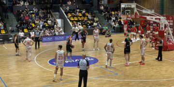 Mitchell show w Lesznie! Polonia rozbiła GKS Tychy