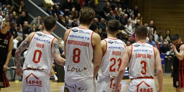  28 Grudnia 2025  ml 8011