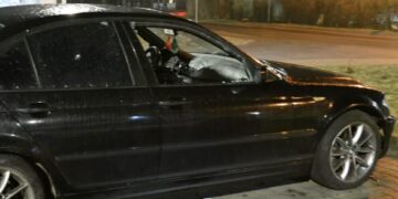 Agresja po kłótni. Ojciec i syn zdemolowali BMW